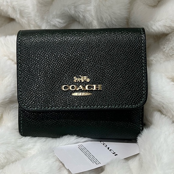 Coach Handbags - ❄️ New RARE Coach Pebbled Leather Amazon Green Tri-fold Wallet